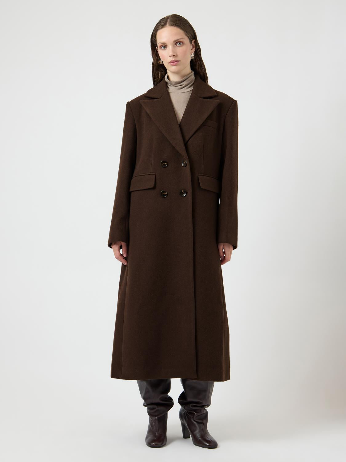 model_shot-front_full